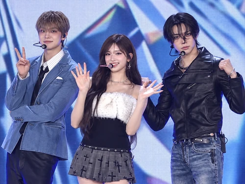 Thumbnail for the Day 2 opening-stage video featuring Nicholas, Leeseo and EJ together on stage.