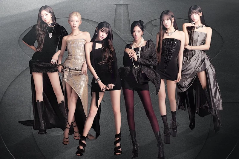 SHOW WHAT I AM tour promotional group photograph