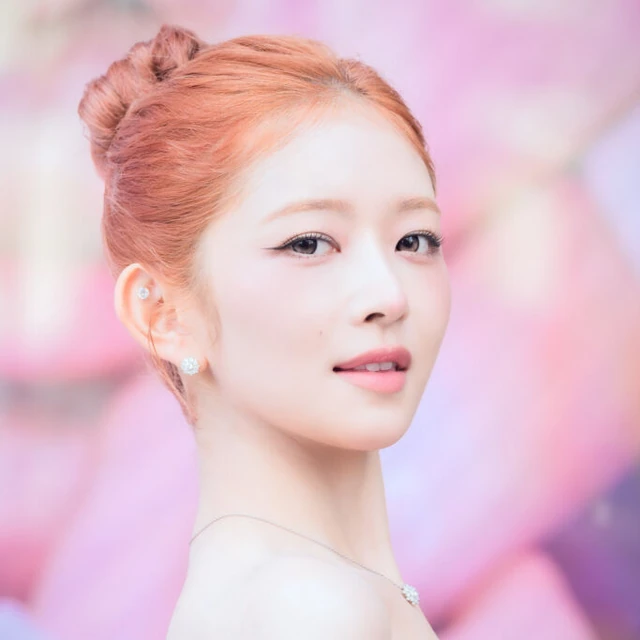 Rei at LUNA’s Cloud Layer opening photo event in Seongsu