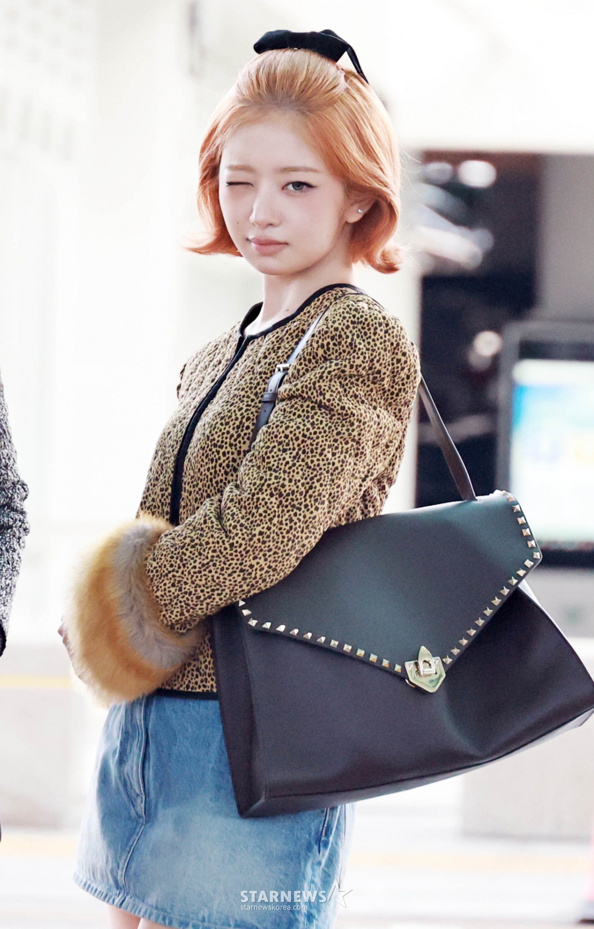 Liz at Incheon Airport before departing for Paris