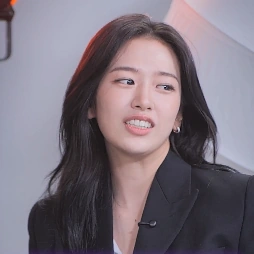 Yujin in IVE’s TALKS CAN KILL teaser